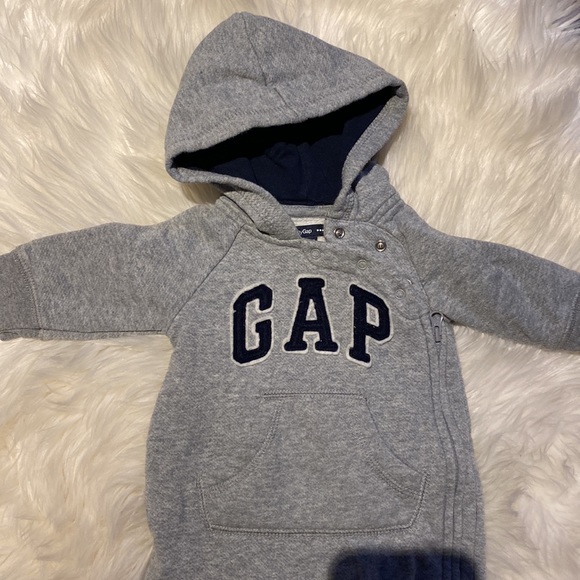 Baby Gap sweater onesie with footies Gray with Navy Blue Size 0-3mos - Picture 3 of 4